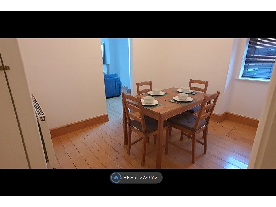 Property photo 3 of 11 Dining Room