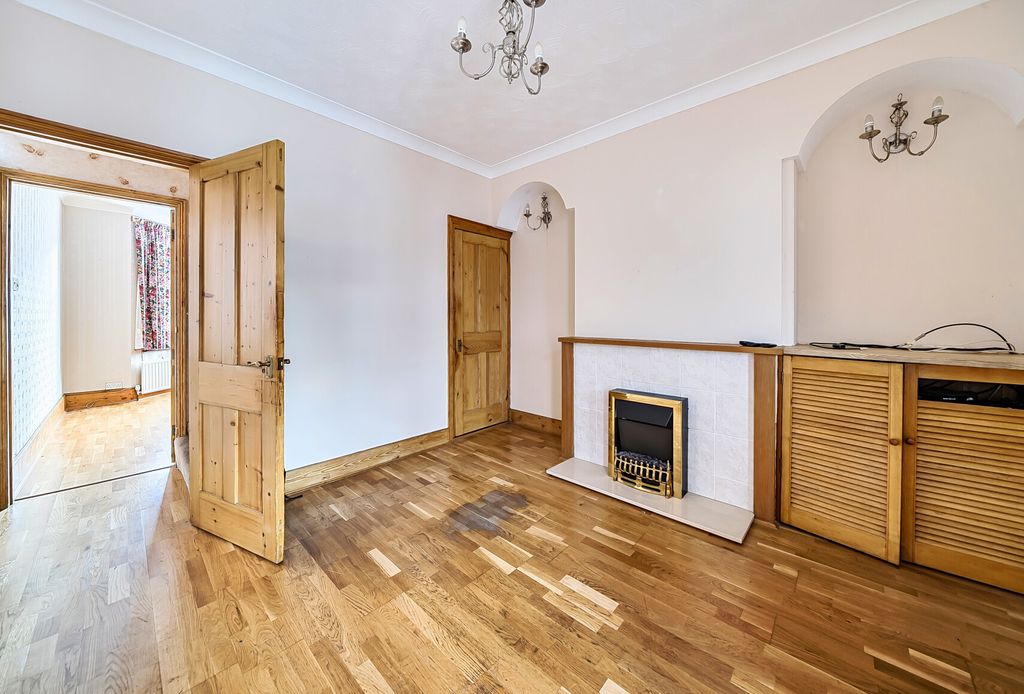 Property photo 3 of 18 1349047-5-68Ba20c...