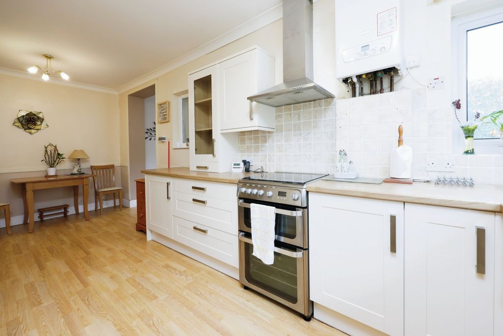 Property photo 3 of 15