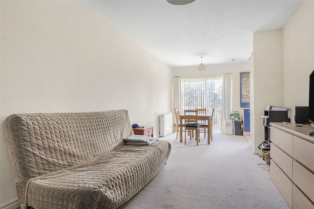 Property photo 2 of 6