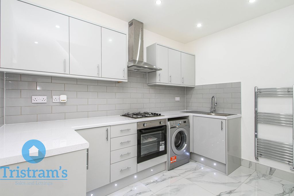 Property photo 3 of 17 Img_9104