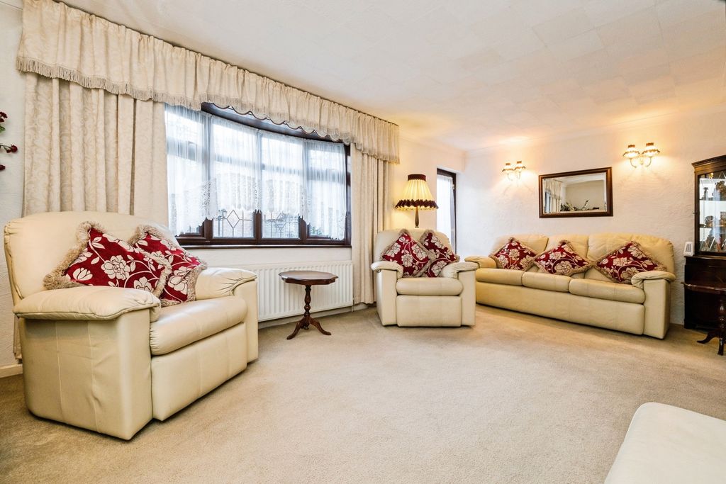 Property photo 3 of 18 Pbox-Img.Jpg