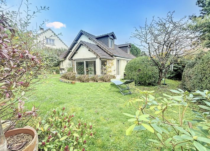 Property photo 2 of 21