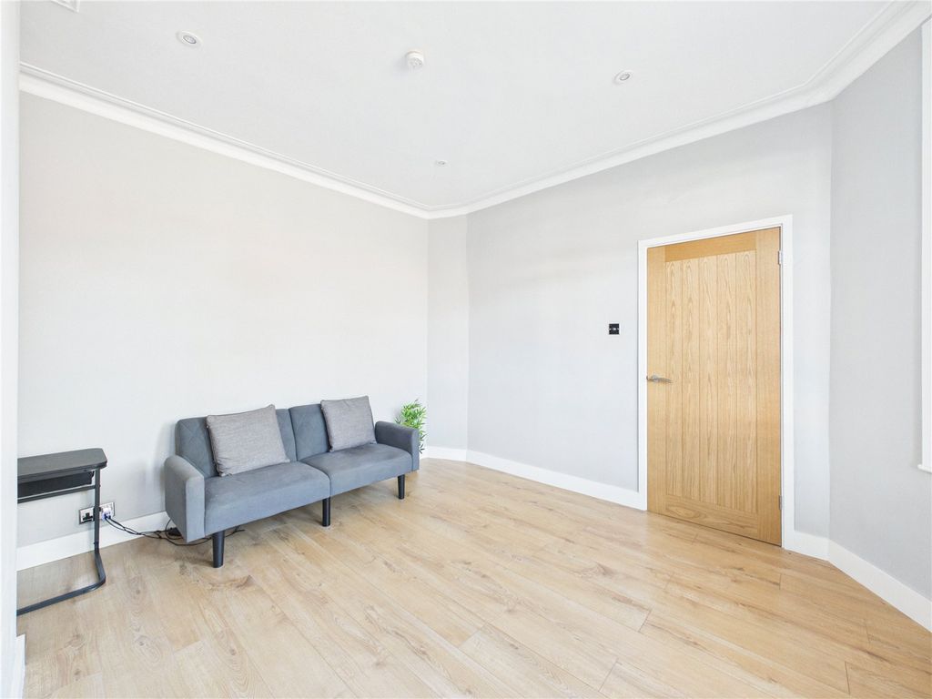 Property photo 3 of 17 Picture No. 05