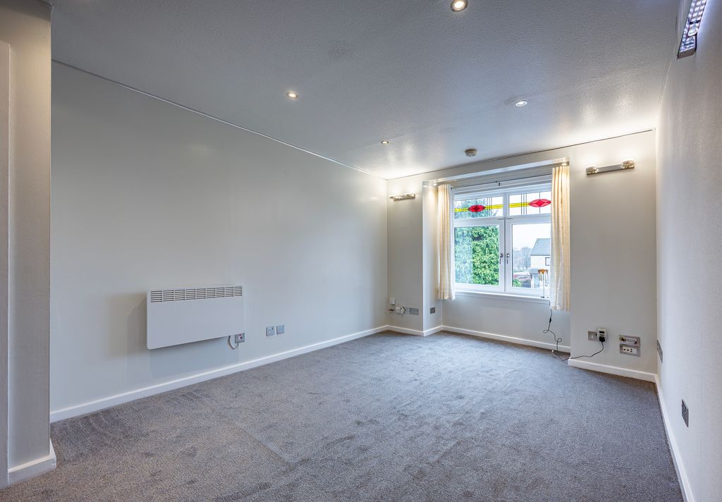 Property photo 2 of 37