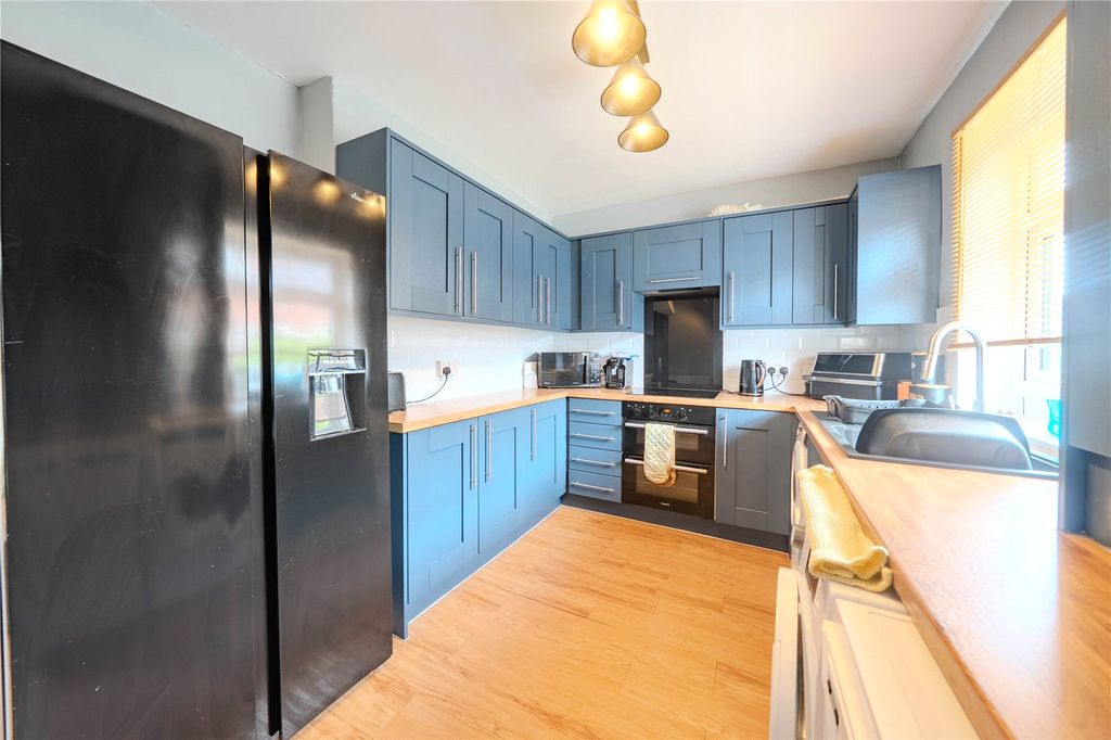 Property photo 3 of 12 Picture No. 02