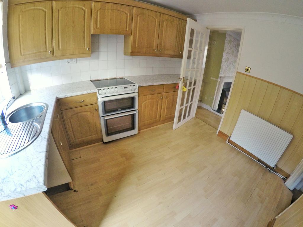 Property photo 1 of 5 Kitchen