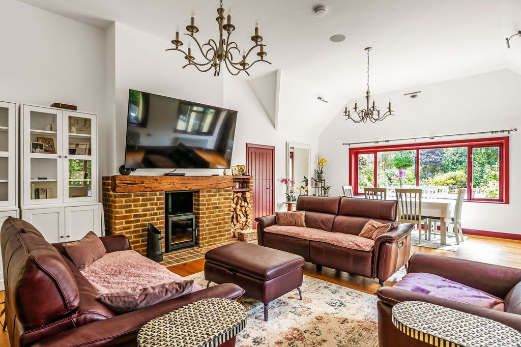 Property photo 1 of 43