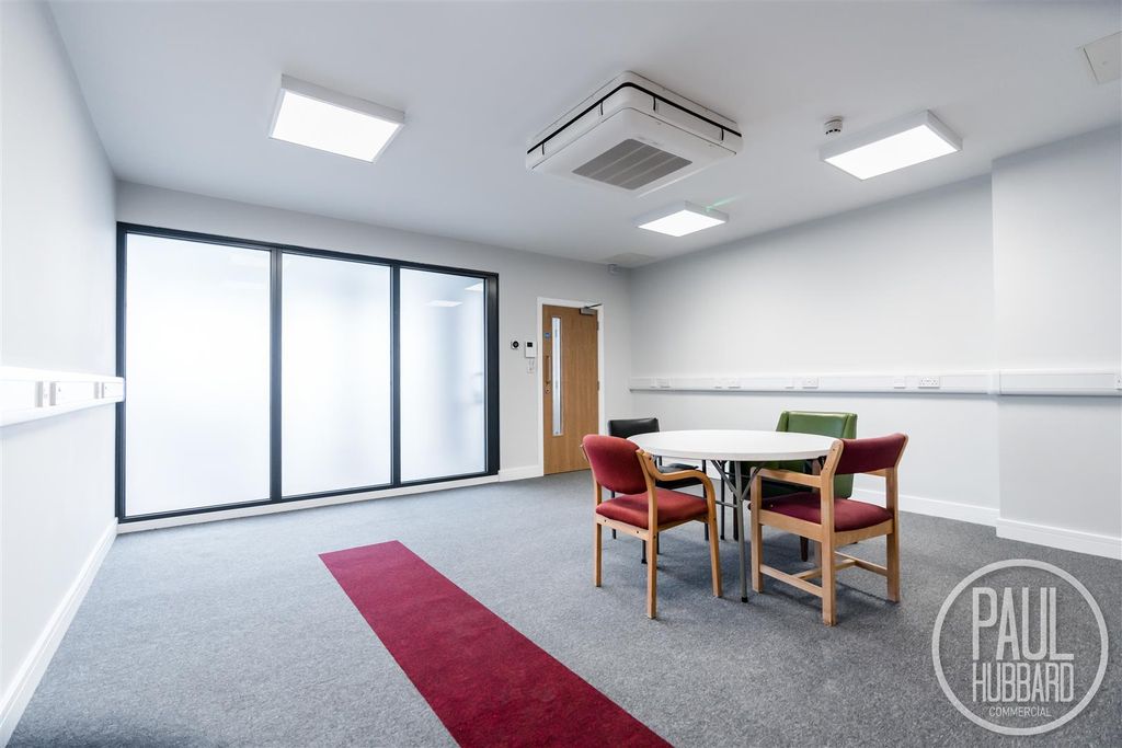 Property photo 2 of 7 Colne House-166.Jpg