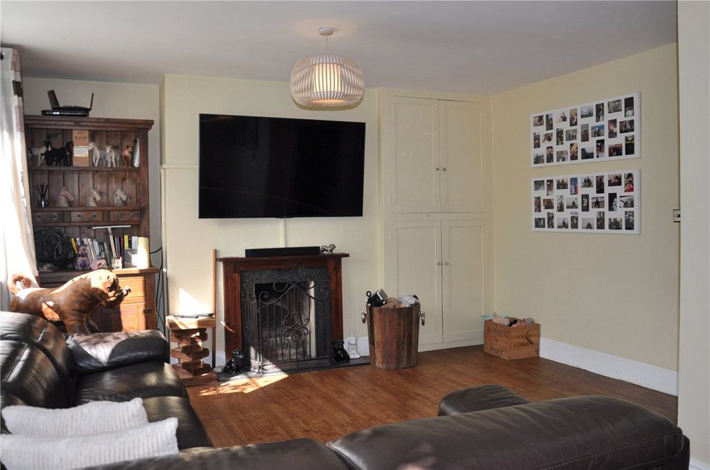 Property photo 3 of 8 Picture No. 02