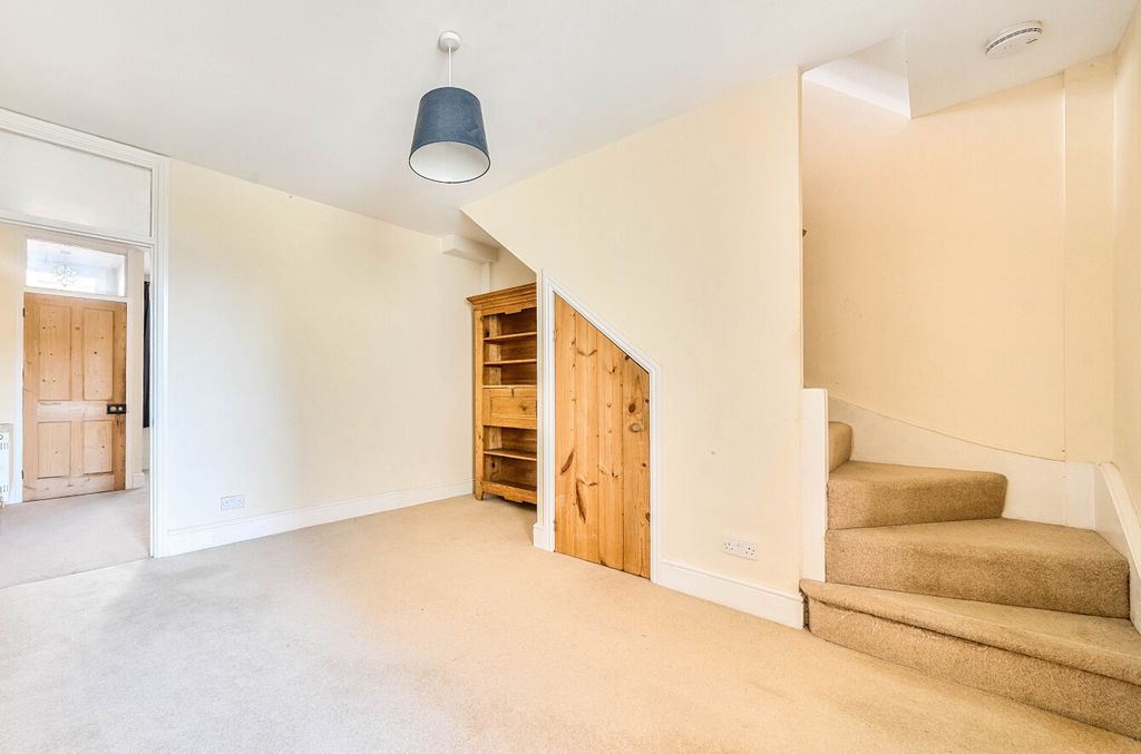 Property photo 3 of 14 1320610-17-686d61...