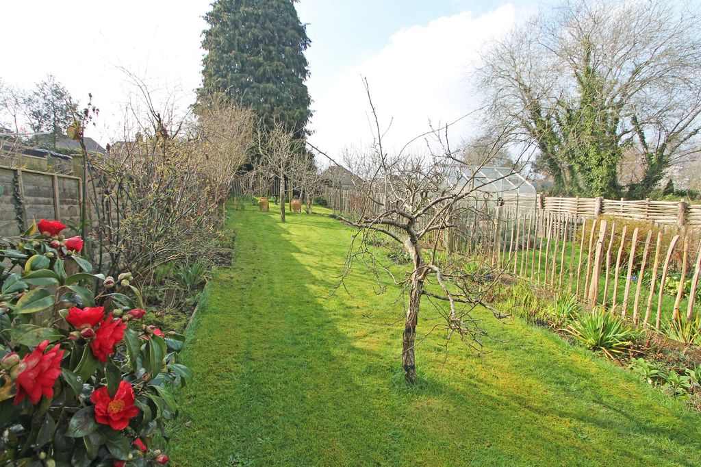 Property photo 2 of 19