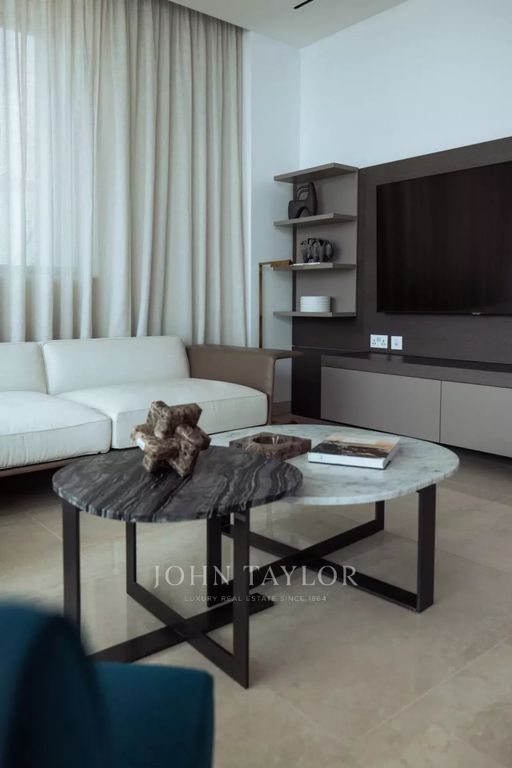 Property photo 3 of 25