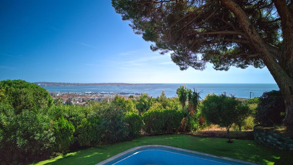 Property photo 3 of 11