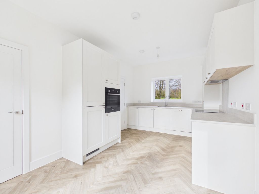 Property photo 3 of 17 Kitchen