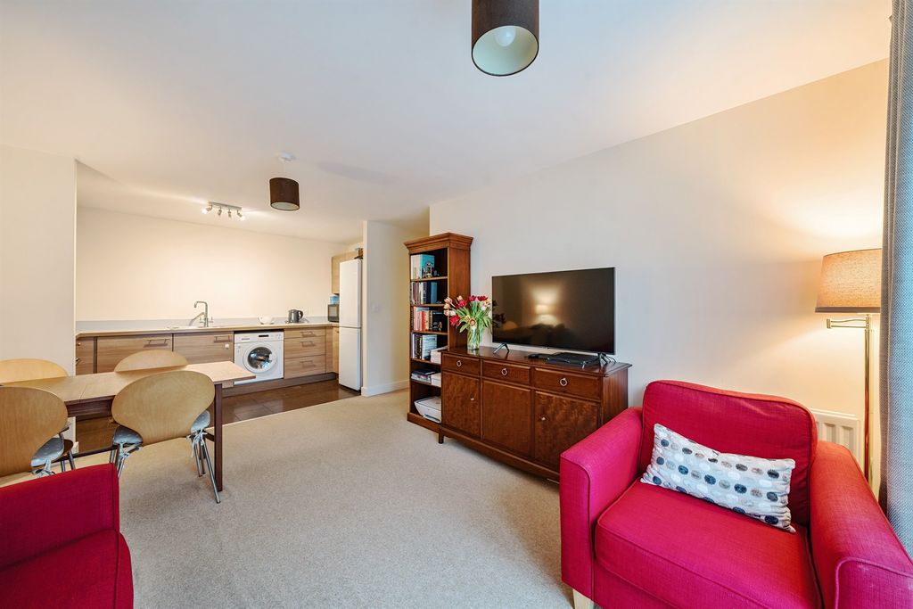 Property photo 3 of 12