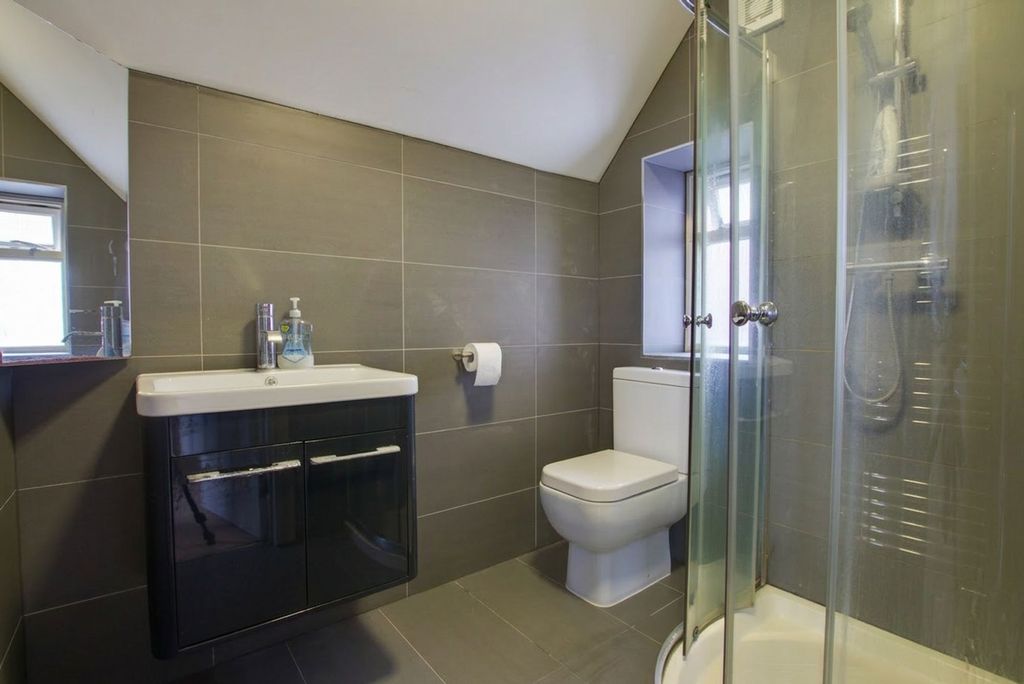 Additional image 28 of 5 bed semi-detached house for saleKnighton Road, Leicester LE2