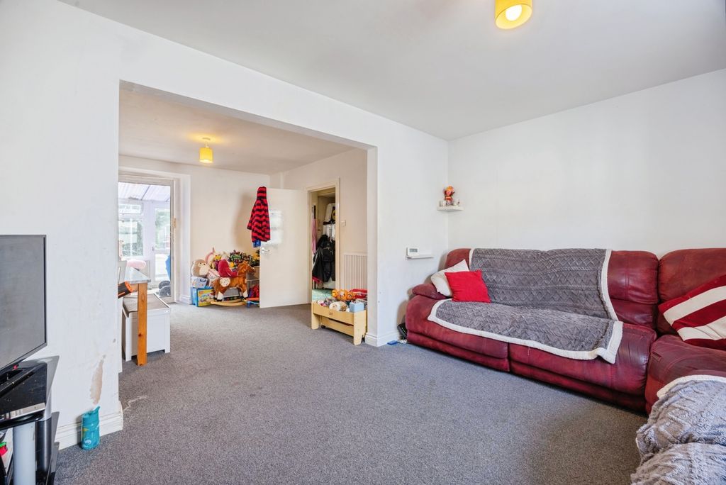 Property photo 3 of 20 Pbox-Img.Jpg