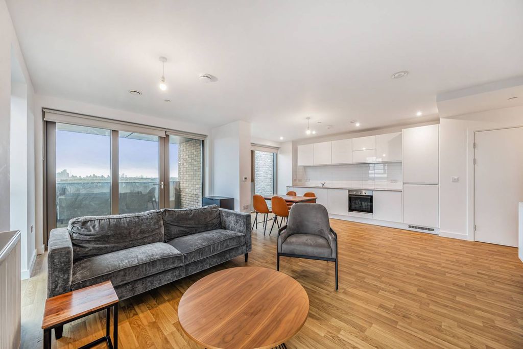 Property photo 1 of 23