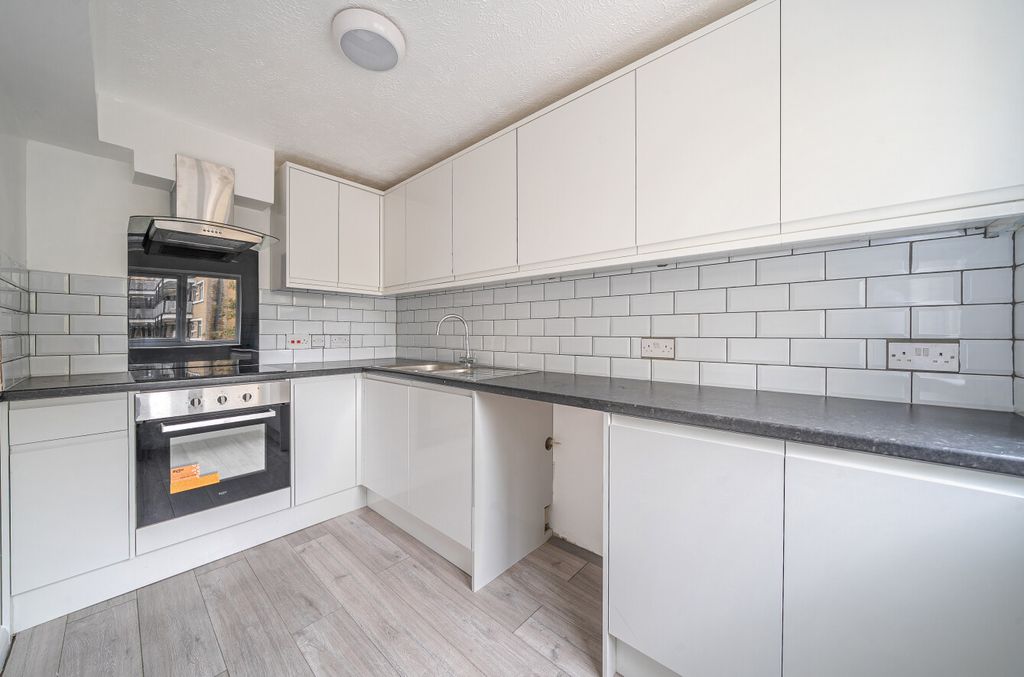 Property photo 3 of 15 Kitchen