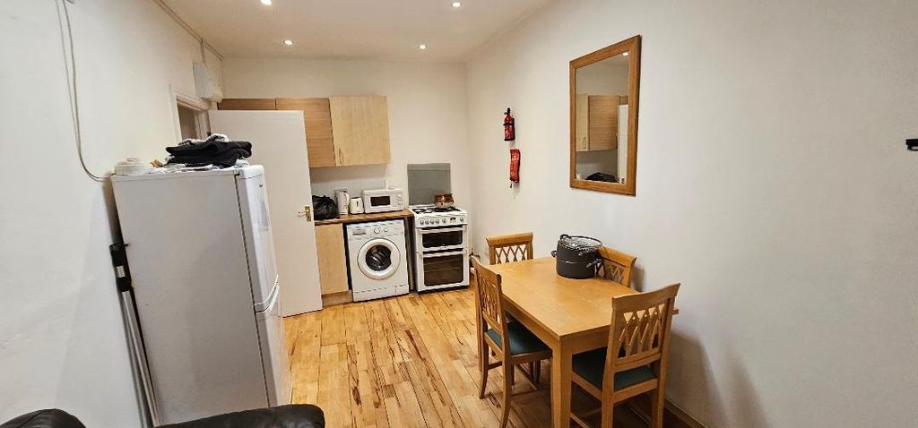 Property photo 2 of 9 A Compact, Well-Maintained Kitchen With Essential ...