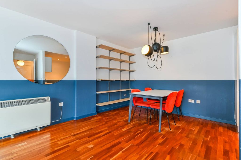 Property photo 3 of 11