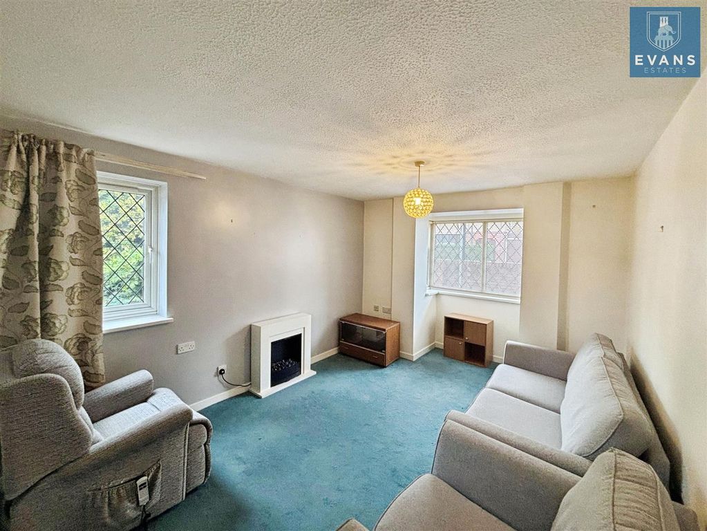 Property photo 2 of 12 Living Room