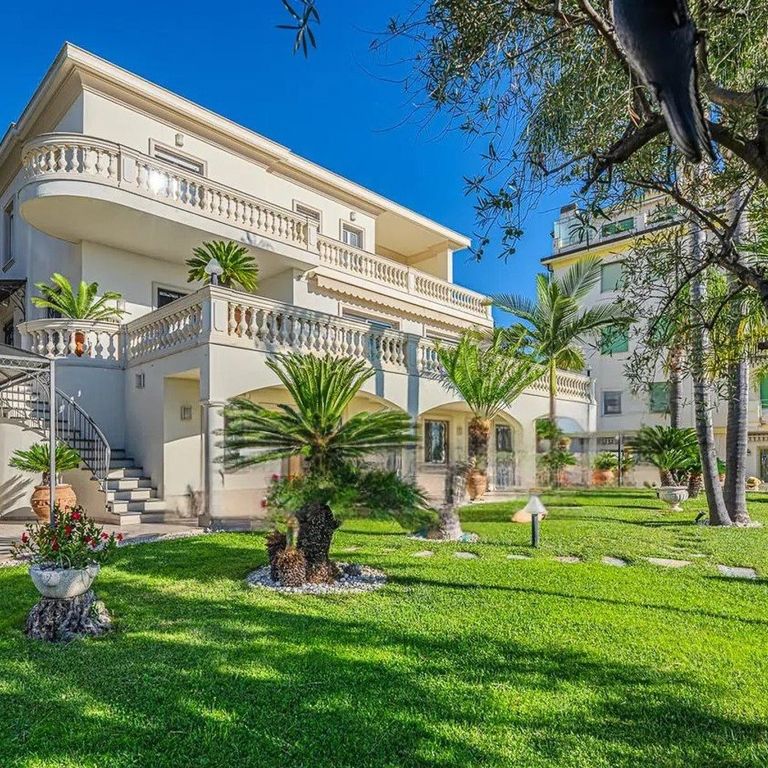 Property photo 1 of 13 Elegant Villa In Sanremo, Liguria's Coastal Charm