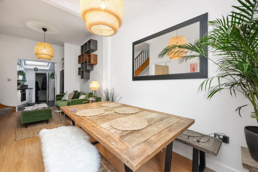 Property photo 3 of 14 Levi3293.Jpg