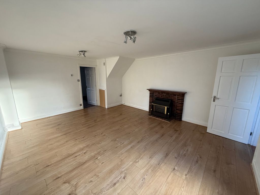 Property photo 3 of 11 Bedroom