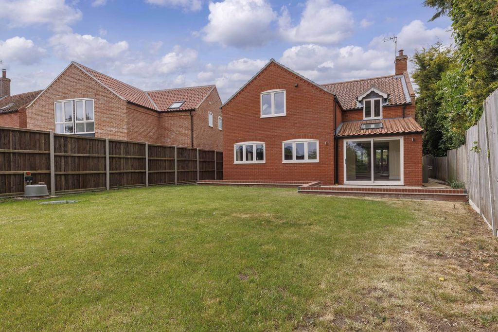 Property photo 1 of 27