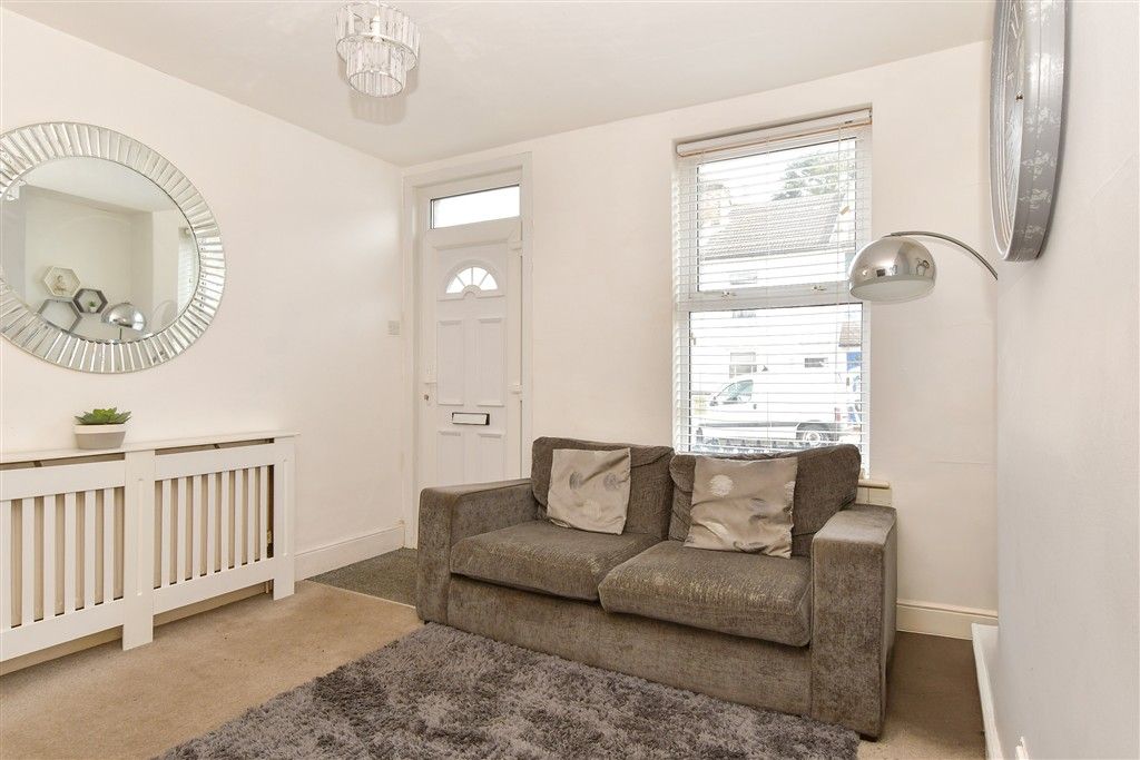 Property photo 1 of 11 Lounge