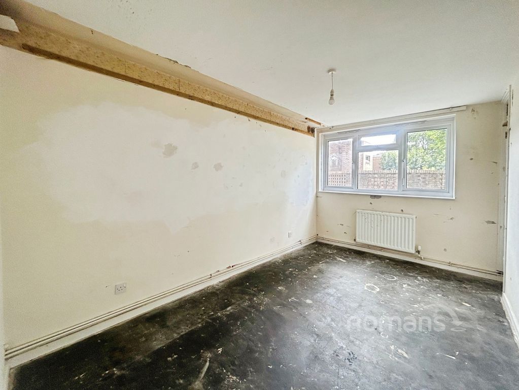 Property photo 3 of 8 Pbox-Img.Jpg