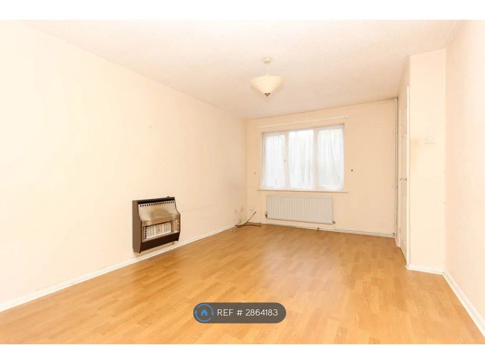 Property photo 2 of 5 Living Room