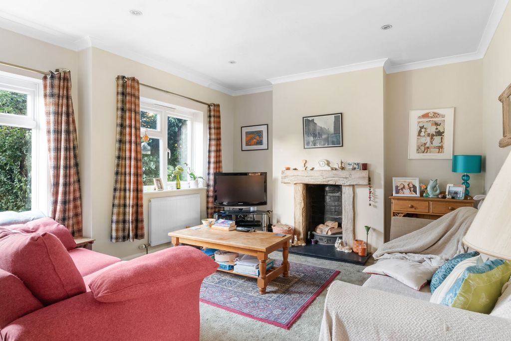 Property photo 2 of 20