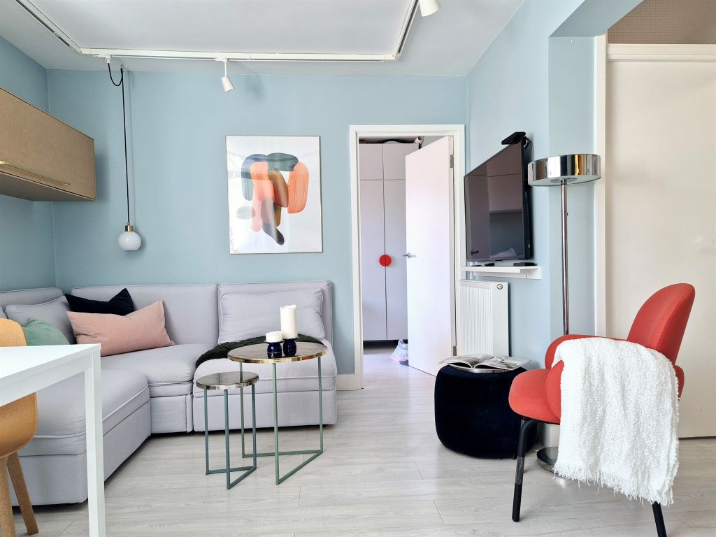 Property photo 1 of 17