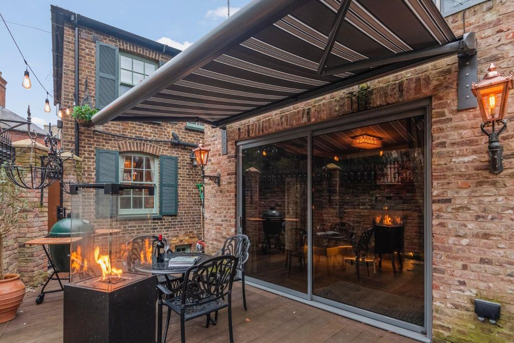 Property photo 3 of 12