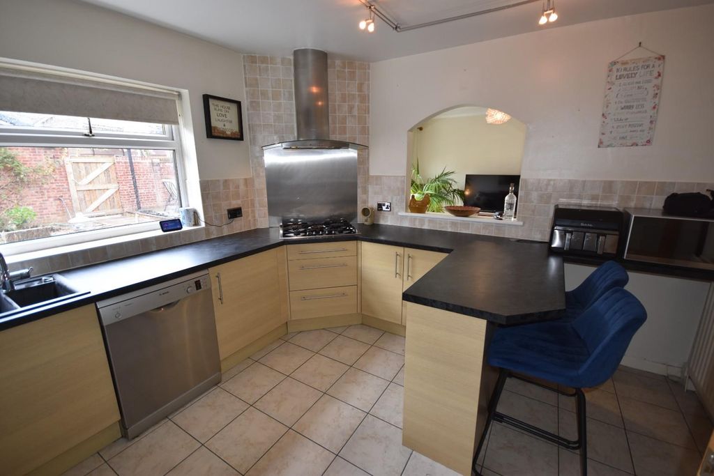Property photo 3 of 36 Kitchen