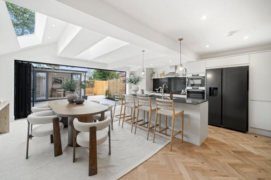 Property photo 1 of 18 Open Plan Kitchen