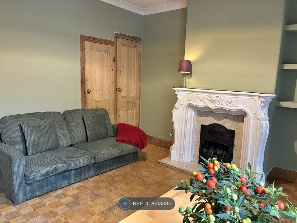 Property photo 1 of 10 Living Room