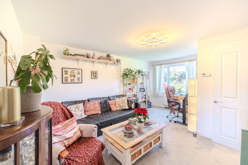 Property photo 3 of 24