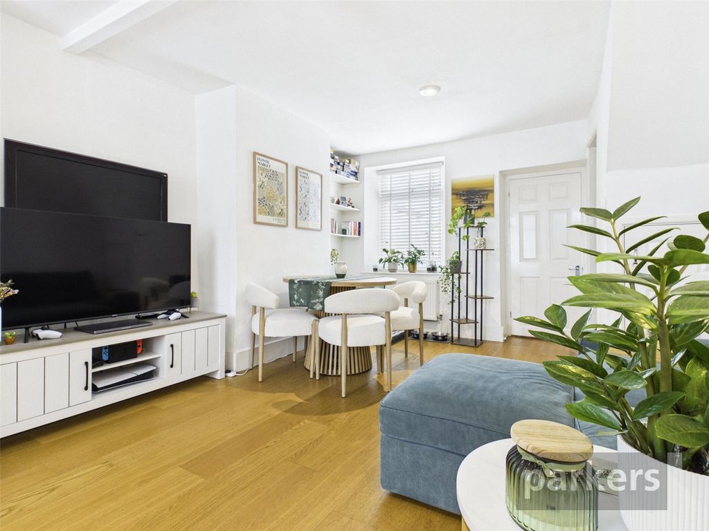 Property photo 3 of 18 Living Room