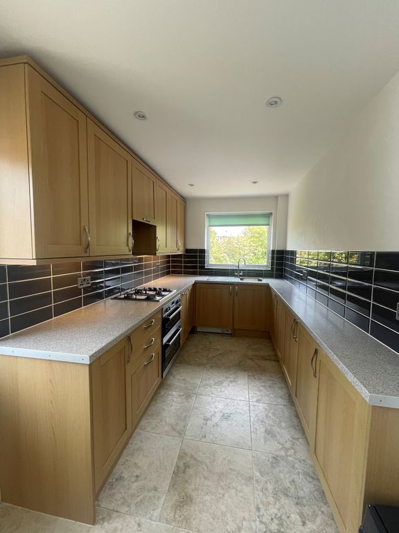 Property photo 2 of 6 Kitchen