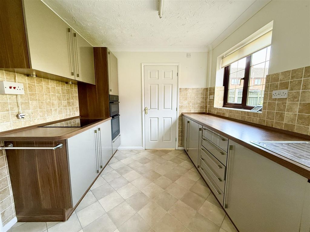 Property photo 2 of 15 Kitchen