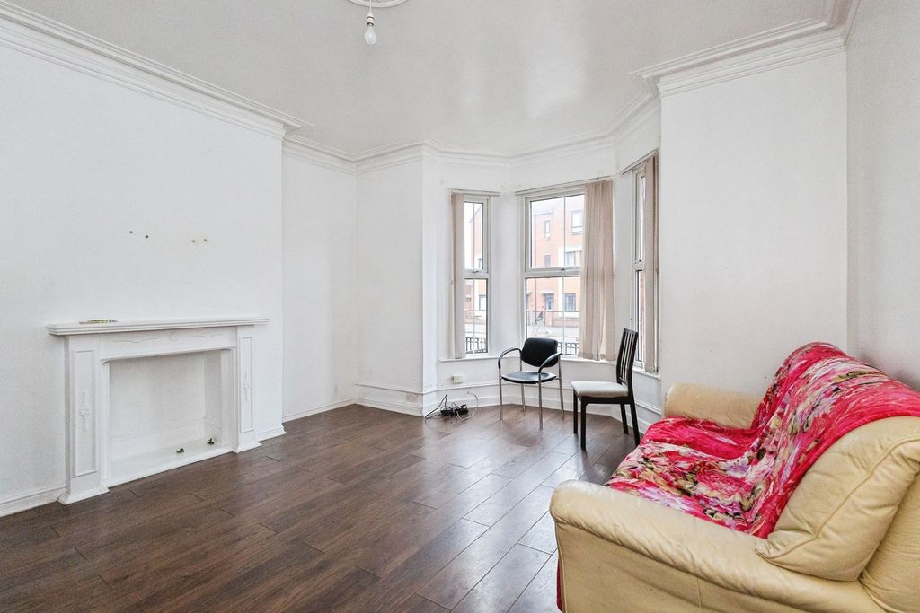 Property photo 2 of 20 Pbox-Img.Jpg