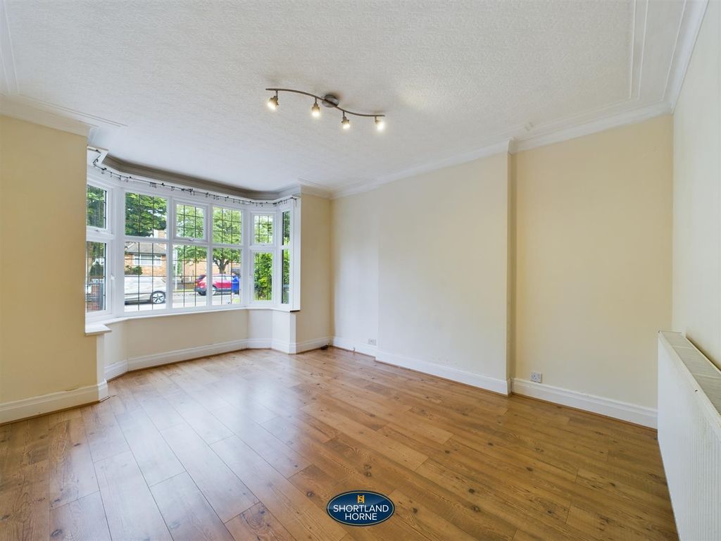 Property photo 2 of 27 Cam01906G0-Pr0257-Still006.Jpg