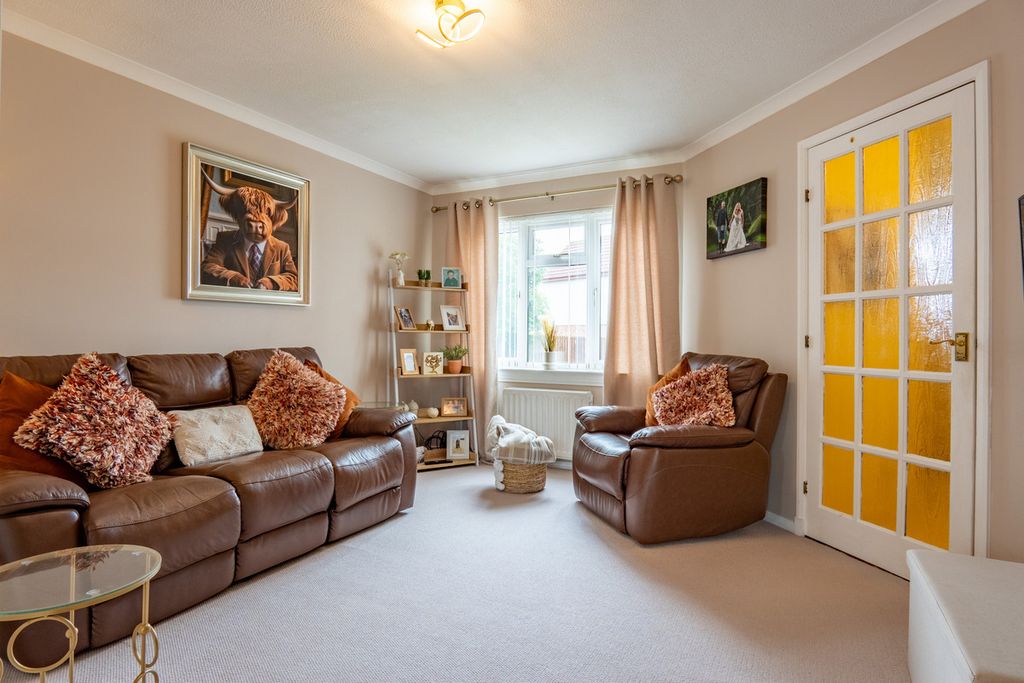 Property photo 3 of 32