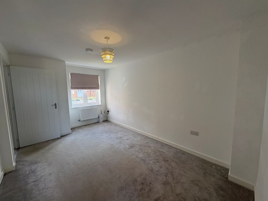 Property photo 2 of 12 77