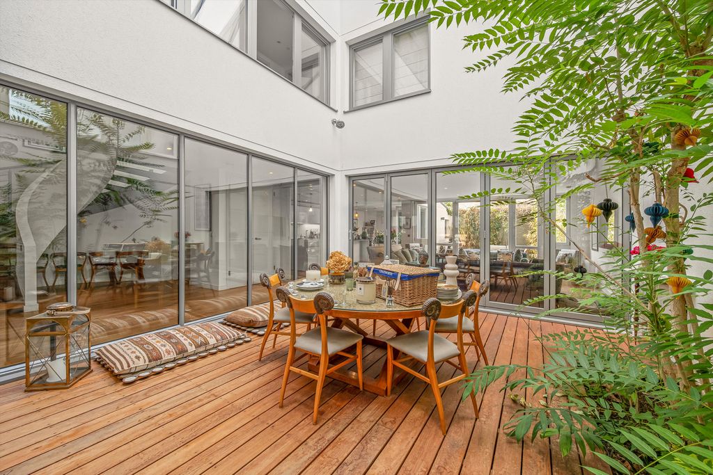 Property photo 3 of 18 Image