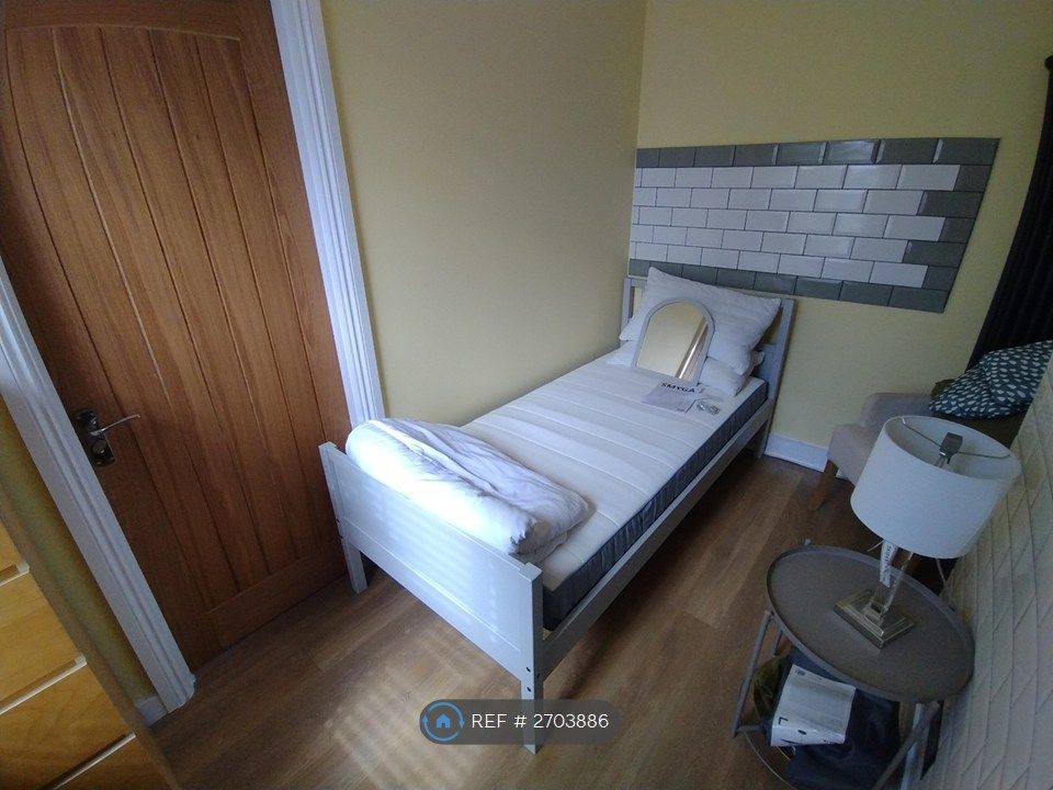 Property photo 3 of 14 Ground Rear Single Room £595